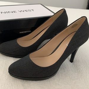 Nine West Grey Pump Heel Size 9